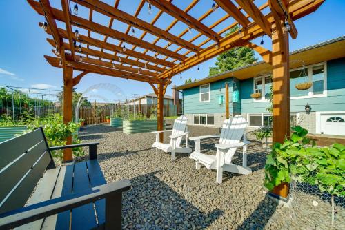 Terrace Heights House | 3 Mi to Dtwn Family Home with Garden and EV Charger