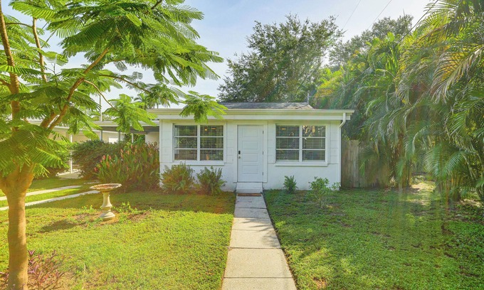 Edgewood Apartment | 3 Mi to Dtwn Fort Myers: Apt w/Outdoor Space