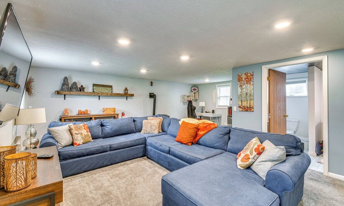 Fancher House | 3 Mi to Erie Canal: Home w/Hot Tub in Holley!