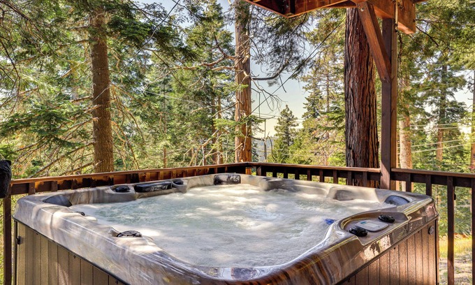 Arrowhead Villas Cabin | 3 Mi to Lake Arrowhead Village: Dog-Friendly Cabin