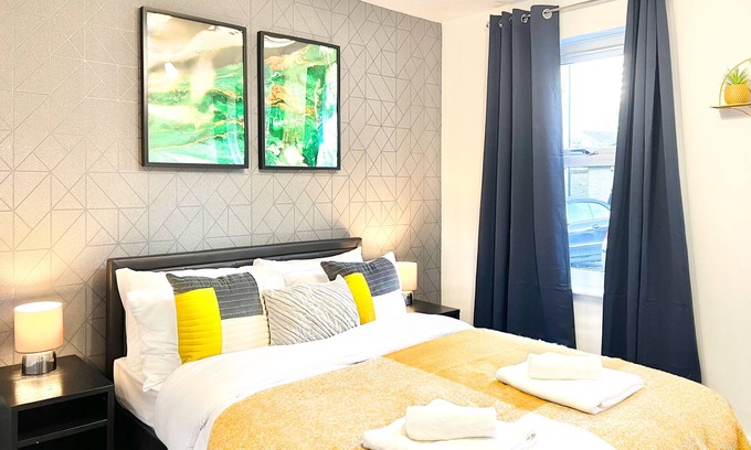 Bromley North Apartment | 3 Min walk to Bromley Bow Station Cozy 1-Bed Flat with Free Parking in London.