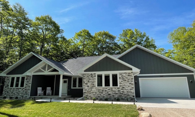 Egg Harbor House | 3 Neighboring Homes - 13 Bedrooms & 16 Bathrooms - Sleeps 48 - 3 Hot Tubs