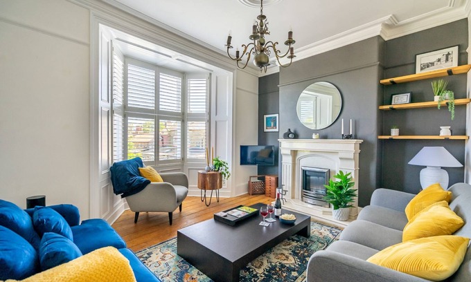Fylingthorpe House | 3 North Terrace - sleeps 6 guests in 3 bedrooms