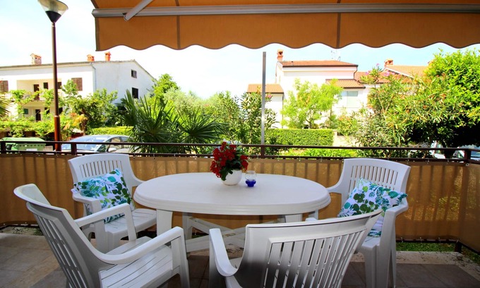 Mali Maj Apartment | 3 persone, near the beach, air conditioned, quiet location, family-friendly
