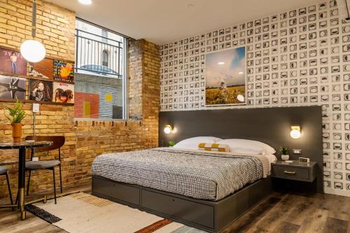 Downtown Hotel | 3 Private King Suites - The Finnley Hotel