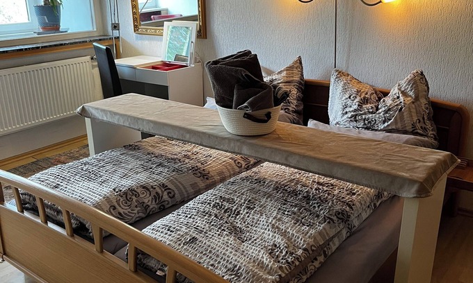 Leverkusen Apartment | 3 quiet rooms in an excellent location in Schlebusch