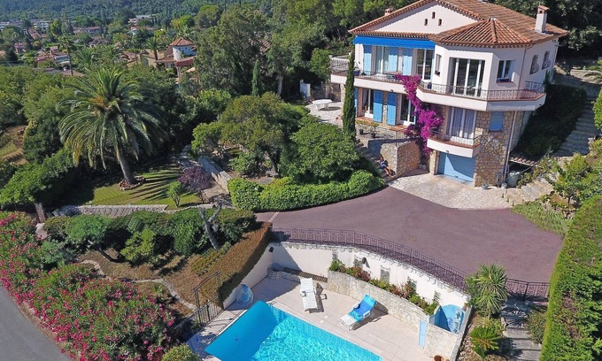 Mandelieu-La-Napoule Villa | 3-room apartment with swimming pool; pergola for 4 people, quiet and unobstructed view
