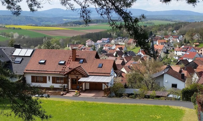 Nuedlingen Apartment | 3 room apartment in the Rhön/near Bad Kissingen. Quiet location! Lots of nature!