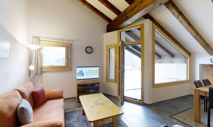 Silvaplana Apartment | 3-room apartment on the top floor, 87m2.