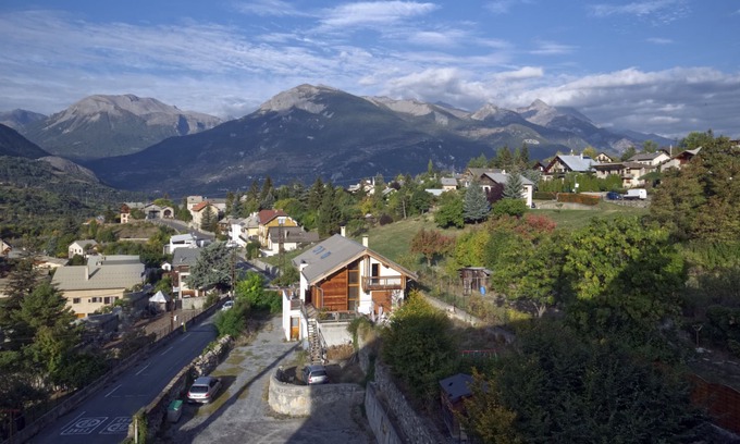 Guillestre Apartment | 3 room apartment - Village Center - Enjoy the mountains and Ski!
