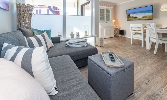 Wenningstedt-Braderup Apartment | 3-room vacation apartment with terrace - only 150 meters to the beach.