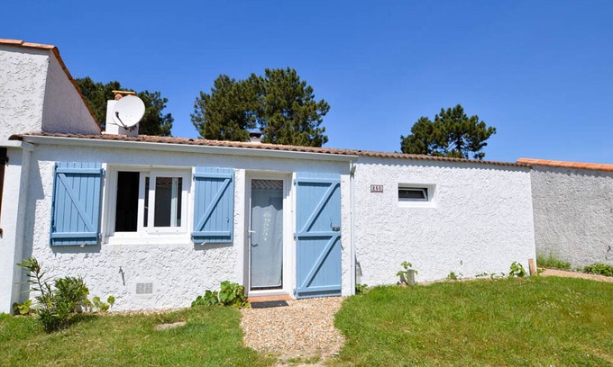 La Palmyre House | 3-Room Villa with WIFI, Pets Allowed, Parking in La Palmyre