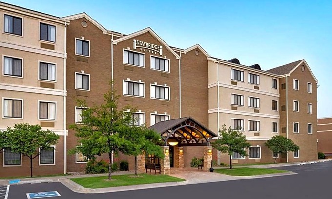 Oklahoma City Hotel | 3-Star Hotel ∙ Staybridge Suites Oklahoma City-Quail Springs, an IHG Hotel