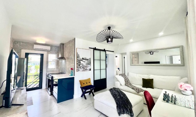 Little Haiti Apartment | 3 SEASONS AT THE CARRINGTON 3 SEPARATE 2 Bedroom 1 Bathroom Apartments AND a 3 Bedroom 2 Bathroom Villa