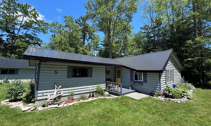 Manistique Cabin | 3 seasons of adventures on Indian Lake/Sunset View Resort/Cabin #5