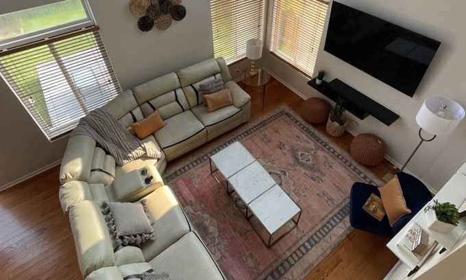 Lockport House | 3 Smart TVs- HBO MAX > BBQ15min→Harrahs Joliet Casino-King-A/C