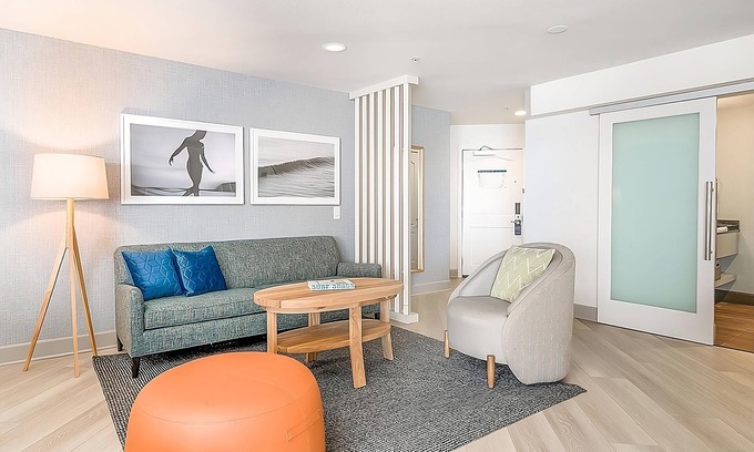 Carlsbad Village Hotel | 3 Spacious Units with Sea View, Pool Terrace 2 Queen at Beach Terrace