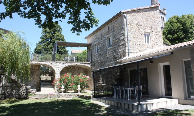 Casteljau Apartment | 3 star gîte in southern Ardèche for 4 people