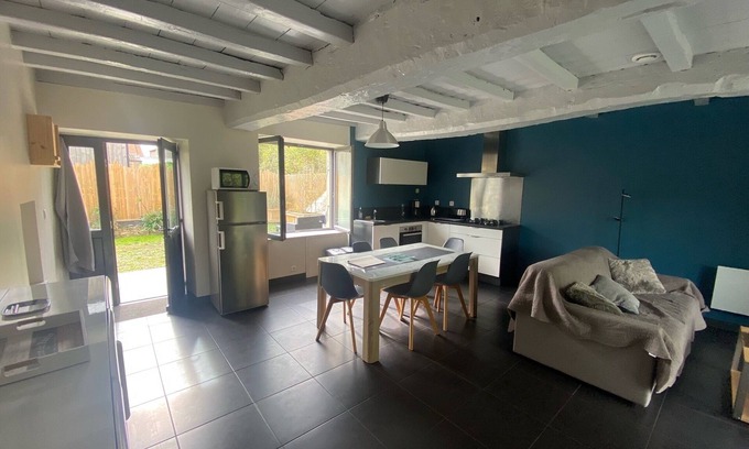 Pleurtuit House | 3-star gîte "la Belle Fumée" in quiet location with large garden, near Rance and sea