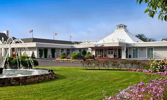 Hyannis Hotel | 3-Star Hotel ∙ Cape Codder Resort & Spa