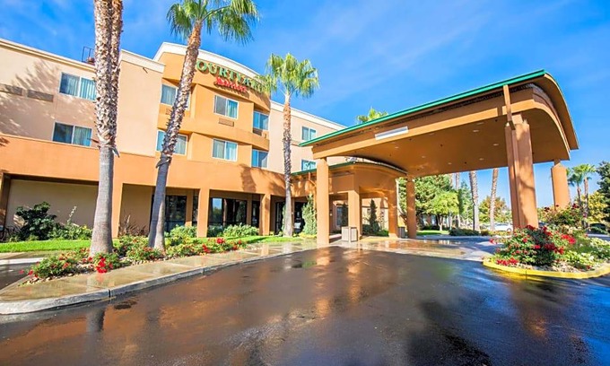 Merced Hotel | 3-Star Hotel ∙ Courtyard by Marriott Merced