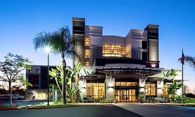 Lake Forest Hotel | 3-Star Hotel ∙ Hilton Garden Inn Irvine Spectrum Lake Forest