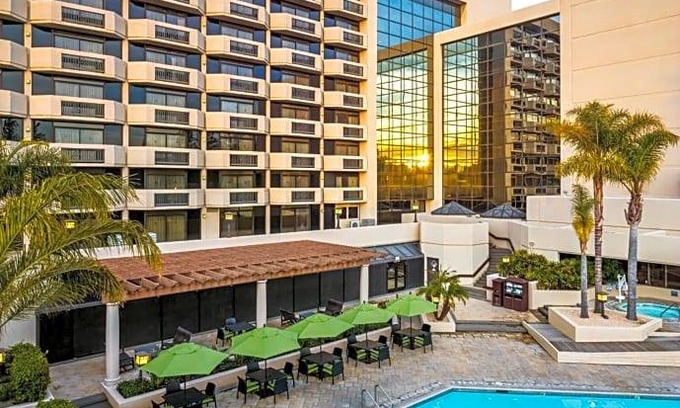 San Jose Hotel | 3-Star Hotel ∙ DoubleTree by Hilton San Jose