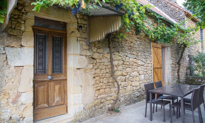 Grolejac House | 3-star-rated holiday home in the countryside, with renovated interior