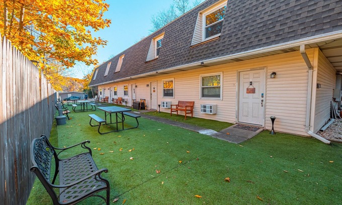 Saylorsburg House | 3 Townhomes near Hiking & Fun!*Fireplace*Patio*