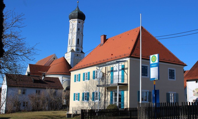 Schwabmuenchen House | 3 very well furnished holiday homes. also for 2 families or 16/14/11 people