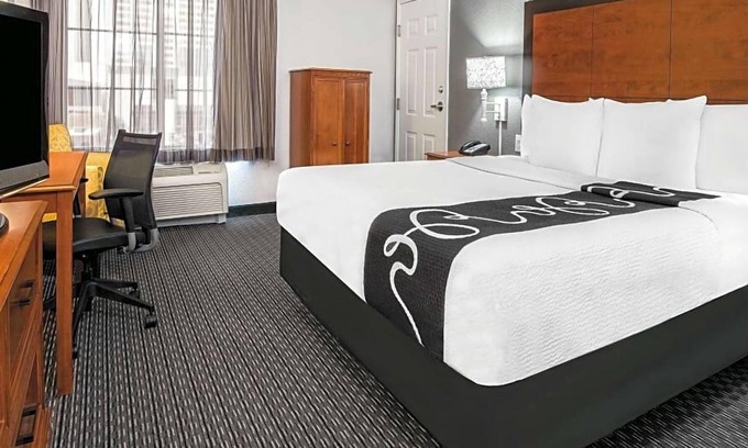 Arsenal House | 3 x King Bed ADA at La Quinta Inn by Wyndham San Antonio Downtown