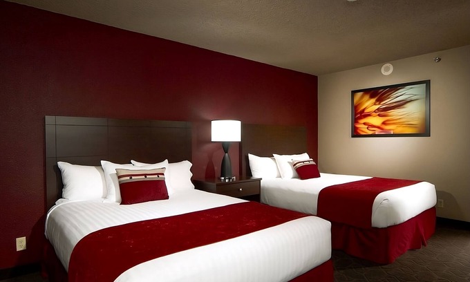 Laughlin Hotel | 3 x Sedona River View Queen Smoking Room at Edgewater Casino Resort