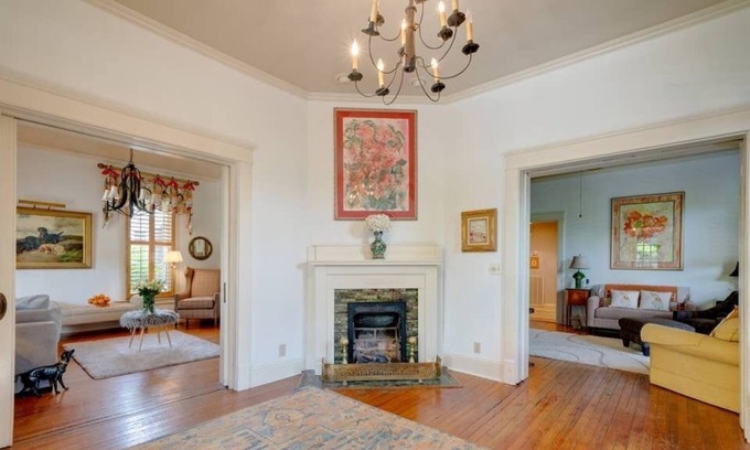 Five Points House | 30+ day, Historic East Nashville Cottage, 5 Points!