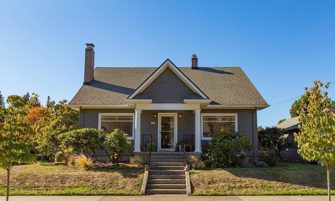 Portland House | 30 day Min - NE GrantPark Hollywood Bungalow - entire home