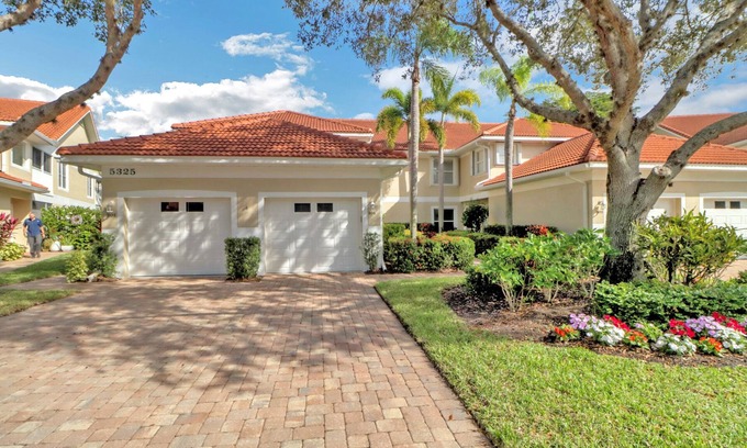 Naples Villa | 30-day minimum lease | Carlton Lakes | 2bs/2ba | Furnished Villa w/Den