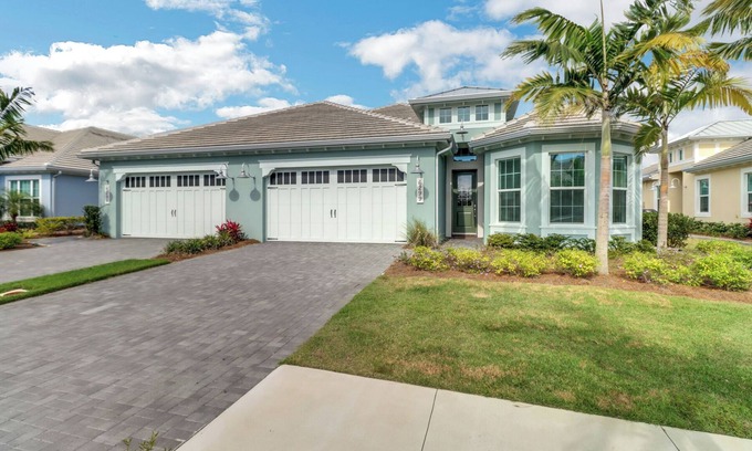 Naples Villa | 30-day minimum lease | Isles of Collier | 3 bedrooms | den with a pull-out couch | 2 baths