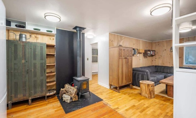 Fauntleroy Cottage | 30 Day Rental, 20 mins DT, Fast Wifi, Pet Friendly