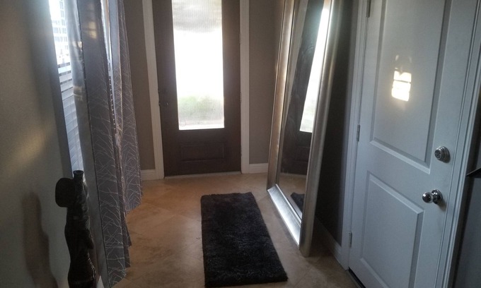 Southbelt/Ellington House | 30+ days for traveling nurses, doctors, or home buyers in transition