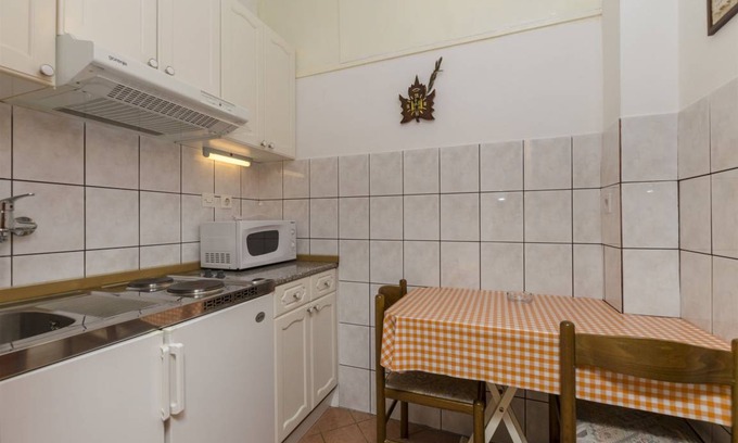 Primosten Burnji Apartment | 30 m² Apartment ∙ 1 bedroom ∙ 2 guests