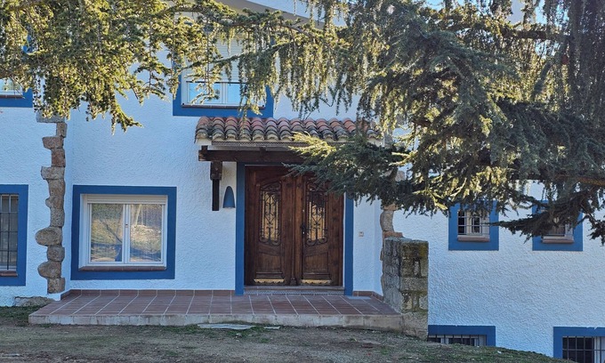 Valdemorillo House | 30 min from Madrid ideal for family reunions, retreats, workshops .