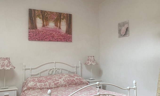 Rom House | 30 minutes from Futuroscope, lovely fully-equipped country gîte.
