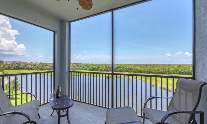 Punta Gorda Condo | 30-night min. Clubhouse Amenities Open Heritage Landing Golf Club Golf Membership Transfer Included