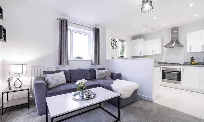 Peterborough Apartment | 🌟30% OFF 28+ nights stays - Superb St John's Central Apartment🌟