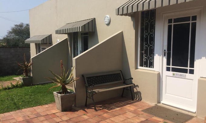 Grahamstown House | 30 on Oatlands Road