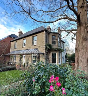 Hungerford House | 30 Park Street