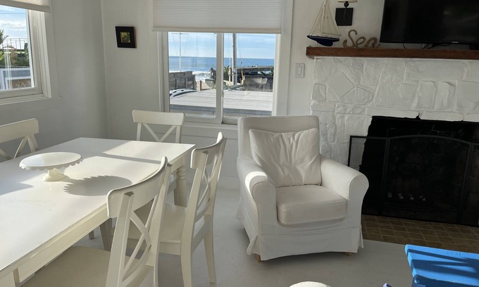 Stinson Beach House | 30 Steps to beach with view & sounds of ocean waves