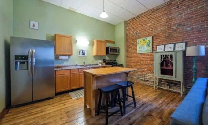 Du Quoin Apartment | 30 West · The Den ·Downtown Hideaway near Fairground