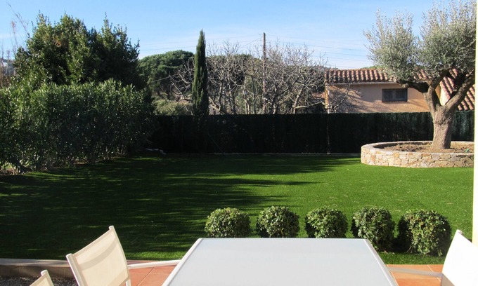 Cote d'Azur- French Riviera Villa | 300 m from the beach, lovely new house in St Tropez with large garden