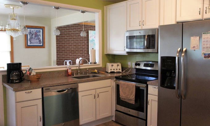 Chamberlayne House | 3000sf 5 Bedroom House In Northern suburb Of Richmond