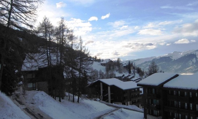 Bellentre Apartment | 300m from resort center, 5th floor, view resort, balcony, tv, ski locker, 26m², Montchavin La Plagne